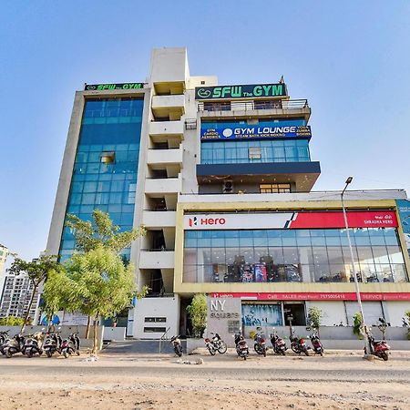 Fabhotel Ny Townhouse Ahmedabad Exterior foto