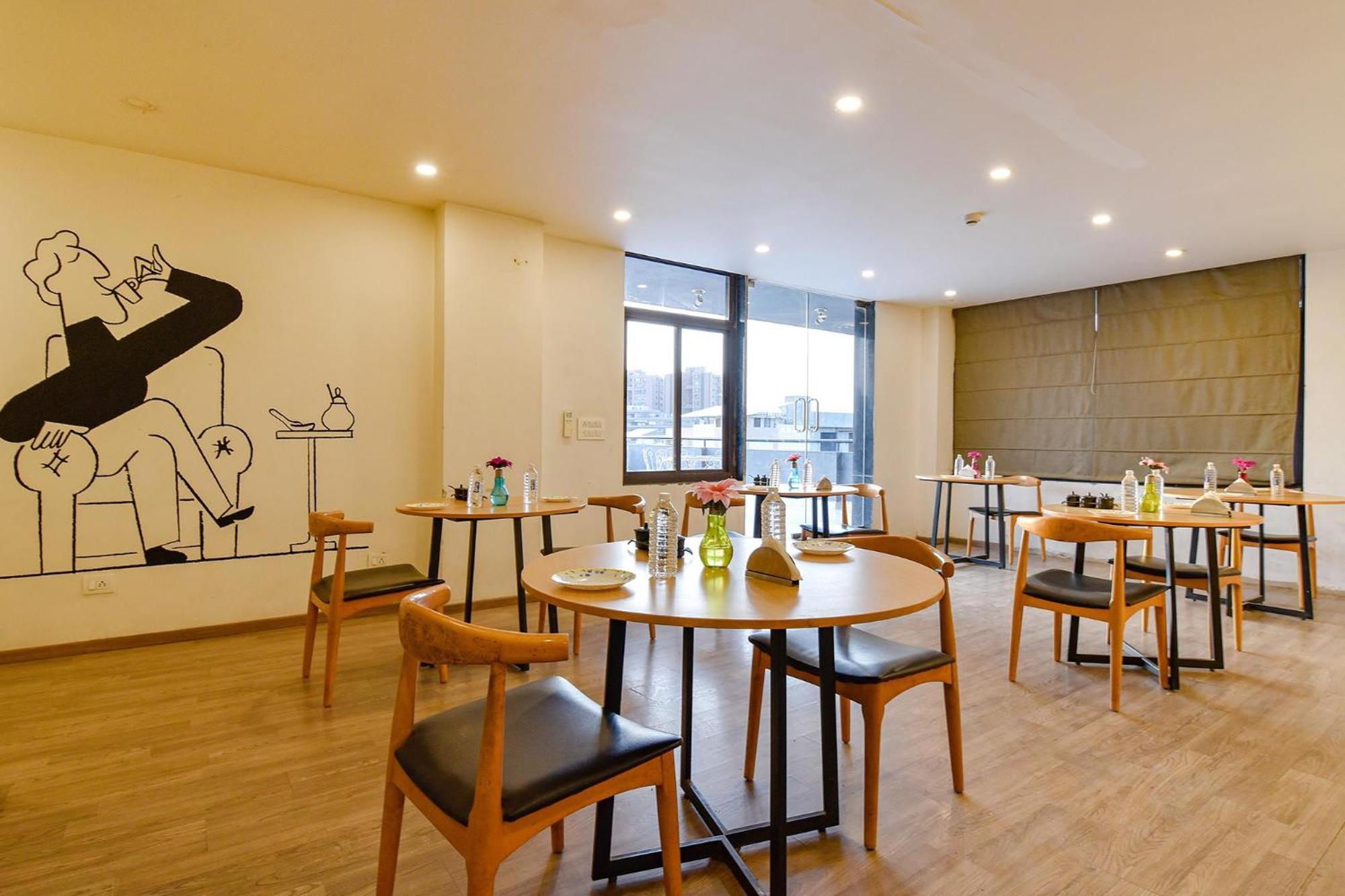 Fabhotel Ny Townhouse Ahmedabad Exterior foto