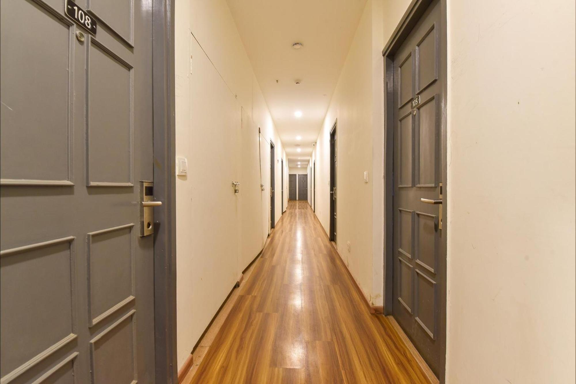 Fabhotel Ny Townhouse Ahmedabad Exterior foto